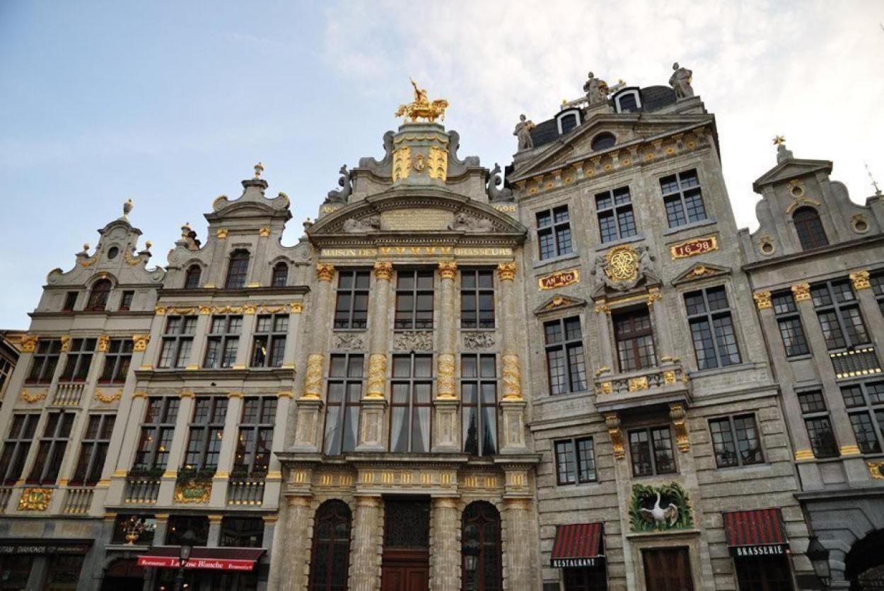 Cinquantenaire Appartement *